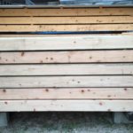 土台に使用される桧材の搬入