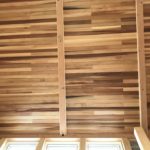 天井に板を張って張っています