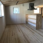 収納棚を取り付けました